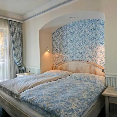 Erwin & Eleonore Huettl - 1 *