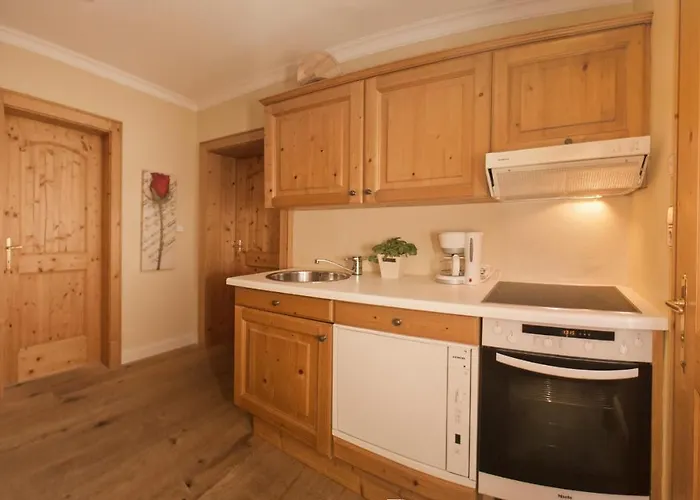 Erwin & Eleonore Huettl - 1 Neukirchen am Großvenediger